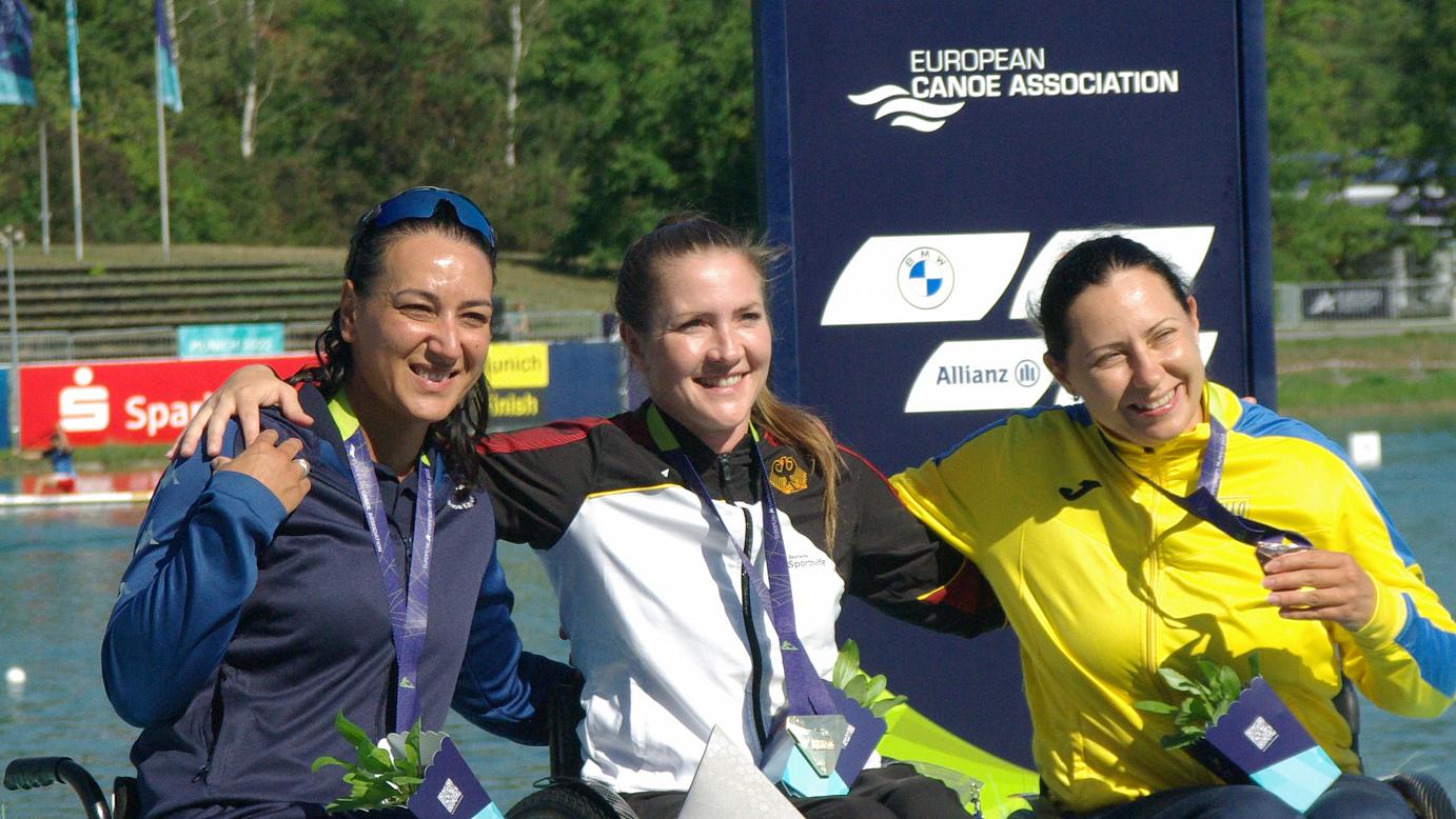 Die drei gewinnerinnen v.l. Eleonora de Paolis, Edina Müller und Maryna Mazhula | Foto: Christel Schlisio